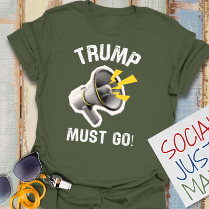 Megaphone "Trump Must Go" - Unisex Softstyle T-Shirt