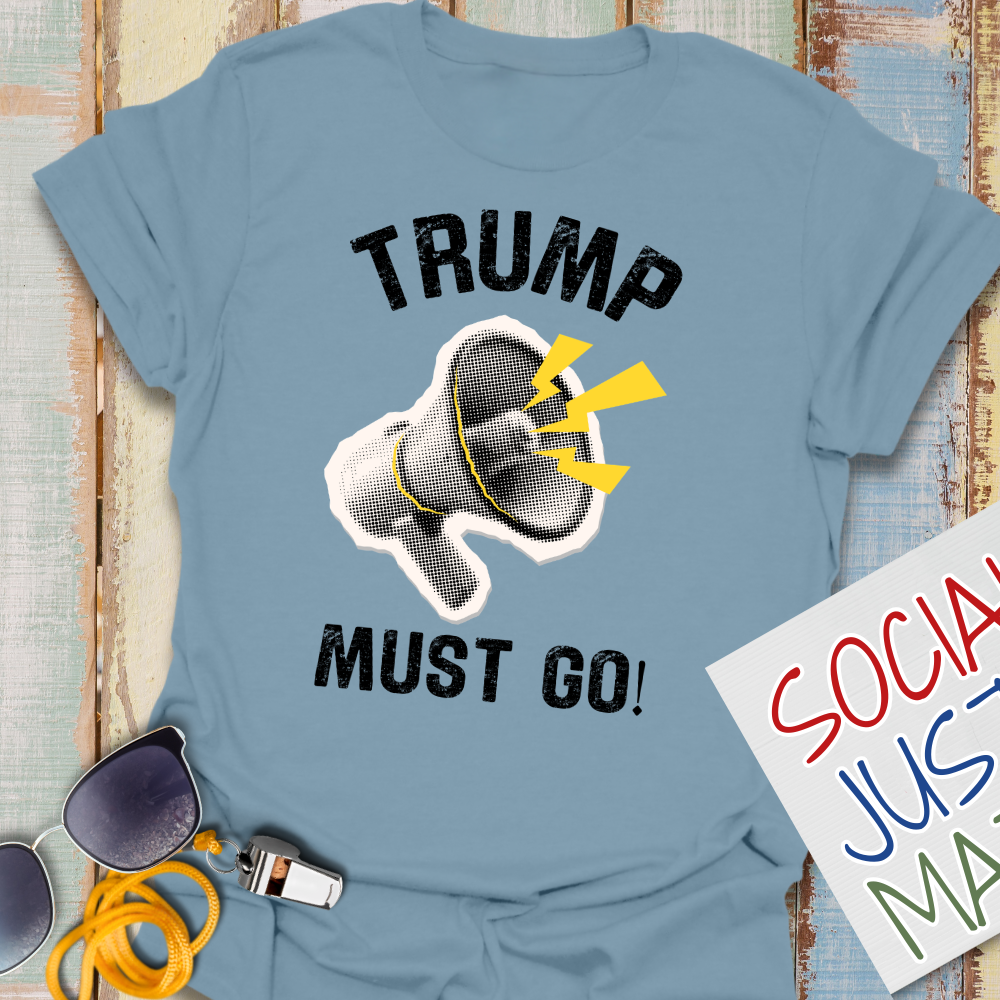 Megaphone "Trump Must Go" - Unisex Softstyle T-Shirt