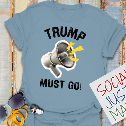 Megaphone "Trump Must Go" - Unisex Softstyle T-Shirt